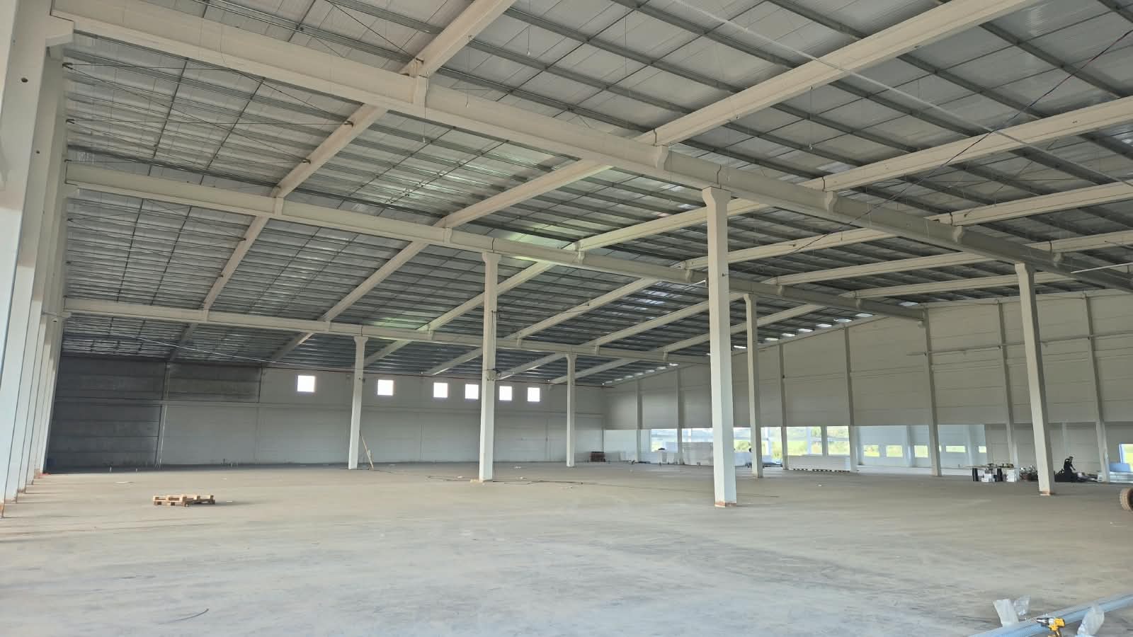 estrutura premoldada, mercado, atacado, fechado em placas pré-dafricadas, concreto protendido